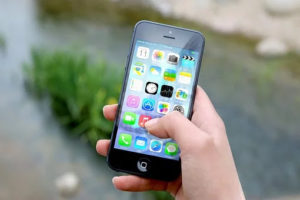 Apple Deliberately Restricts Old Versioned iPhones' Performance; Gets Fined! 20 66