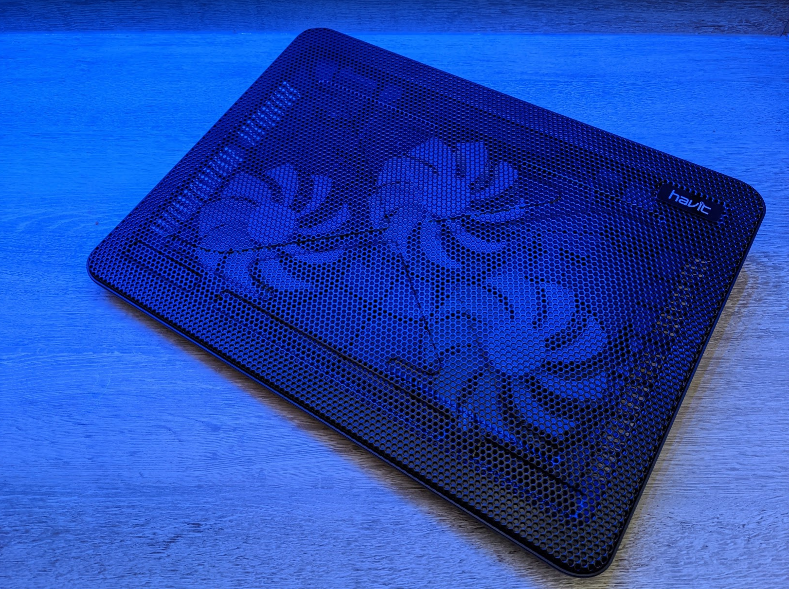Review: Havit Cooling Pad 12"-17" Laptop Cooler with 3 Ultra Quiet Fans: HV-F2056-1 1 cooler1