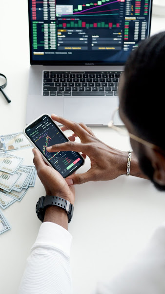 167 Fake iOS & Android Trading Apps Brought to Light by Researchers 1 pexels anna nekrashevich 6801872