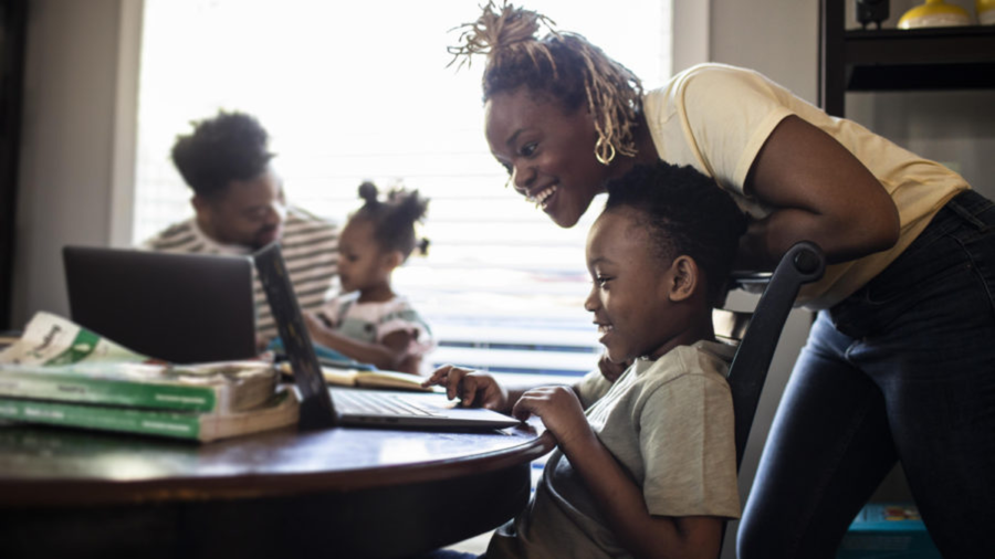 parents watching 900x506 2