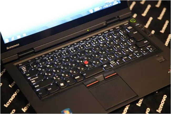 A ThinkPad X1 with a six-row keyboard. Image by Masaru Kamikura, Creative Commons 2.0