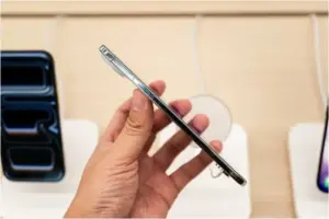 Apple's Ultra Thin Iphone Flops As Foldable Ipad Hits A Crease 2 7d0351f9dc6e4cd411387d3ab8b698354abc2beb929cdbedb1469c1293ccfb80